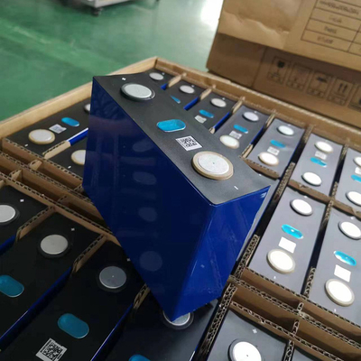 Peso leve 3,2v 100ah 102ah Lfp célula prismática Lifepo4 armazenamento de energia solar recarregável