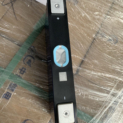 A bateria de lítio prismático rv de Li Ion Battery Cell 1.85KGS embala as pilhas prismáticos 3.7v 113ah de NMC