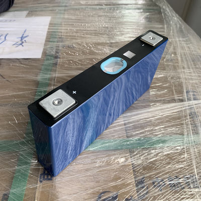 A bateria de lítio prismático rv de Li Ion Battery Cell 1.85KGS embala as pilhas prismáticos 3.7v 113ah de NMC